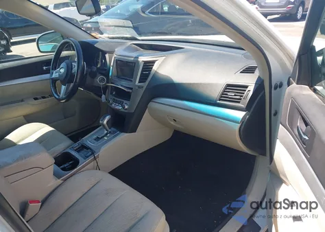 2011 Subaru Outback 2.5I Premium z USA, uszkodzony, nr VIN 4S4BRBCC6B3423971